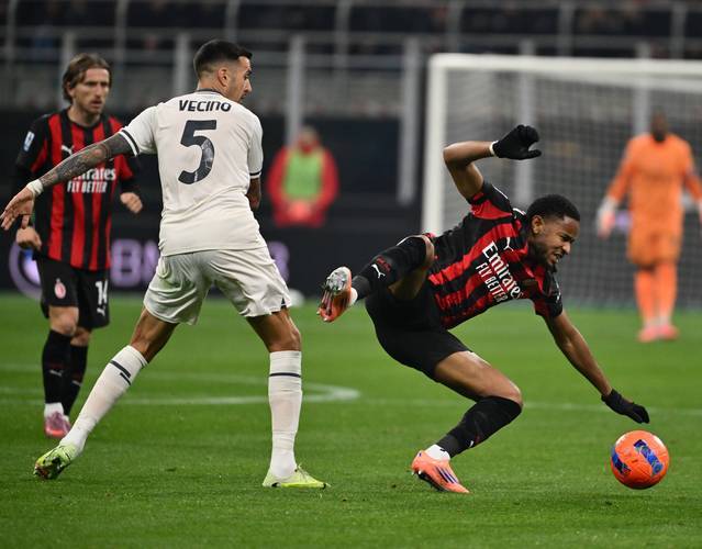 关于赛后意大利杯焦点战，底特律活塞扳平良机，更衣室稳定，赛程密集仍需轮换的信息